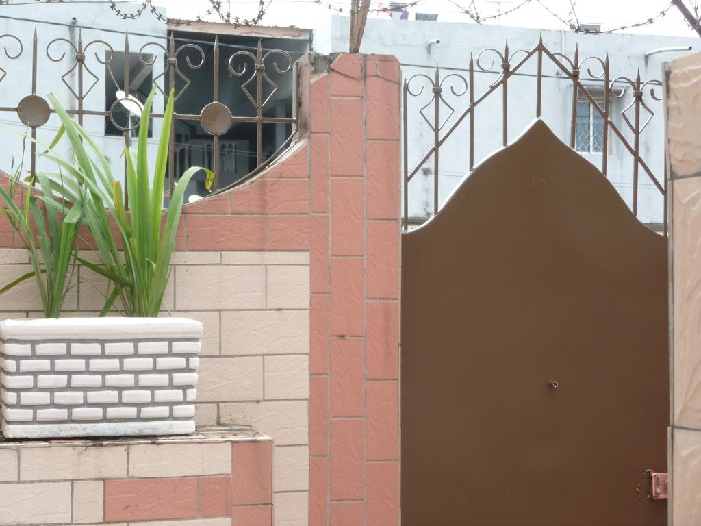 Lagrande-vi Hotell Abidjan Rum bild