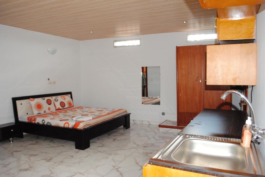Lagrande-vi Hotell Abidjan Exteriör bild