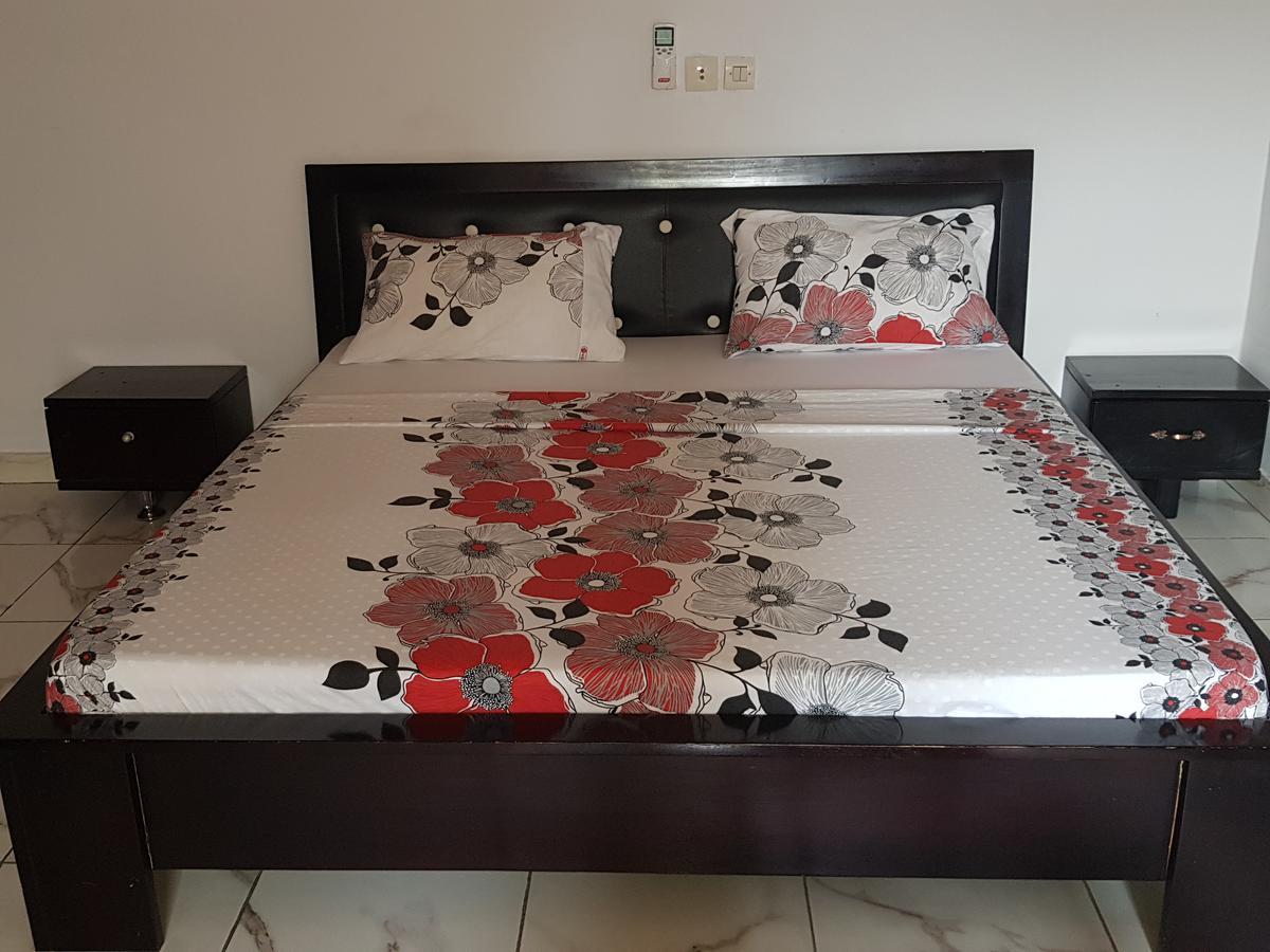 Lagrande-vi Hotell Abidjan Exteriör bild